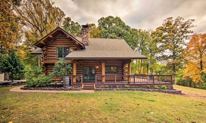 Mohnton Cabin | NEW! Sunset Lodge Retreat Escape: 17 Private Acres