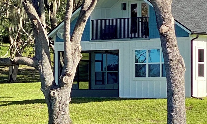 Clermont Cottage | NEW! Sunsets at Cherry Lake-2 bedroom lake front cottage