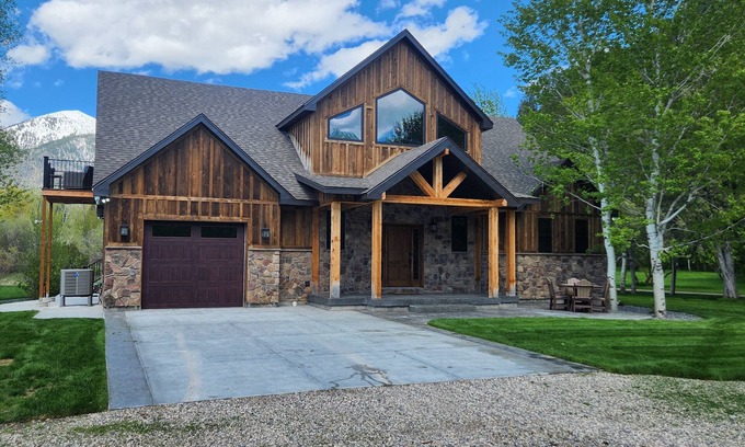 Irwin Cabin | New Swan Valley Cabin on Palisades Creek, Fishing, Hiking, Relaxation!