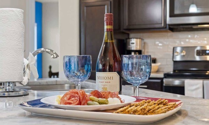 Temple House | New* Temple 6 Bd Home, Safe Neighborhood, Close to BS&W, UMHB, Insurance, Family