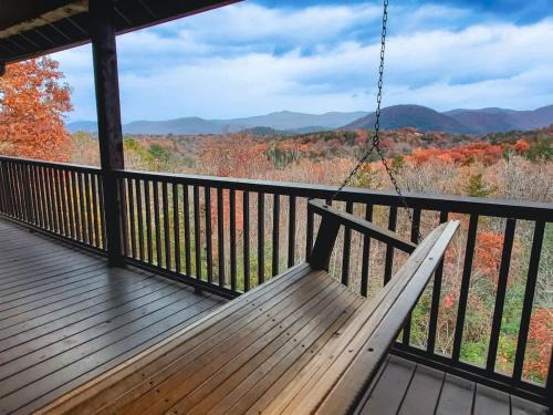 Sautee Nacoochee House | New The Hummingbird - MtnViews Hot Tub Game Room