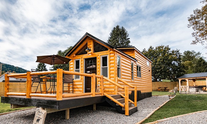 West Hickory Cabin | New Tiny House