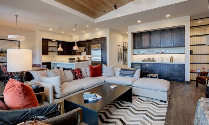 Saddle Ridge Ski Chalet | *New to Market* Big Sky Ski Haus Luxury Moonlight Basin Location