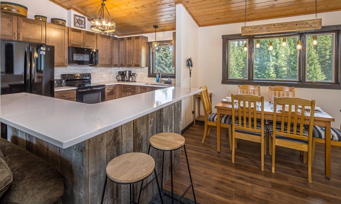Big Sky Ski Chalet | New to Market! Stylish Big Sky Home