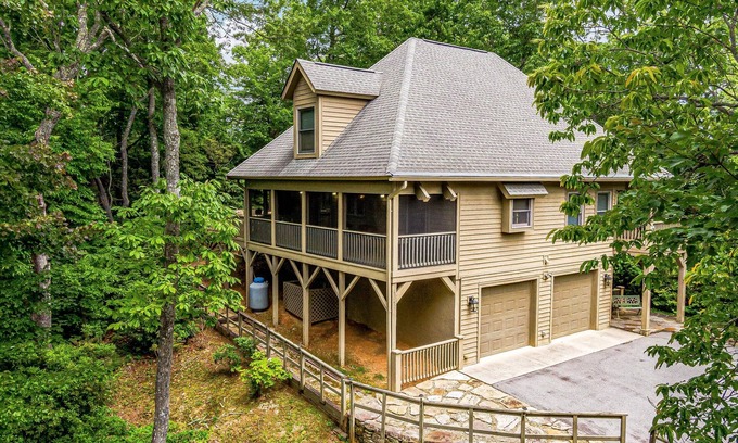 Lake Toxaway House | New to our rental program!
