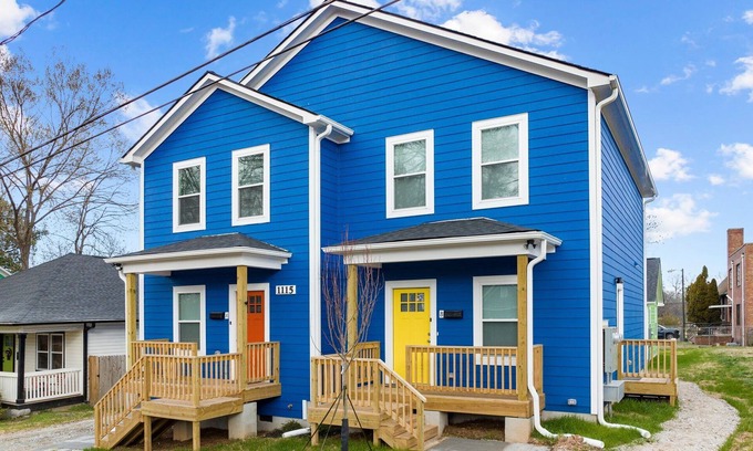 East Durham House | New Townhome -near Downtown, DPAC, Food - Unit B