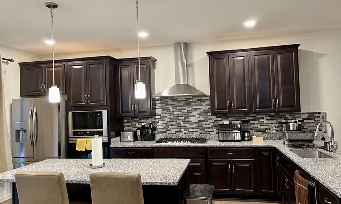 Rossville House | New Townhouse - 2 Car Garage by CCBC & Franklin Sq