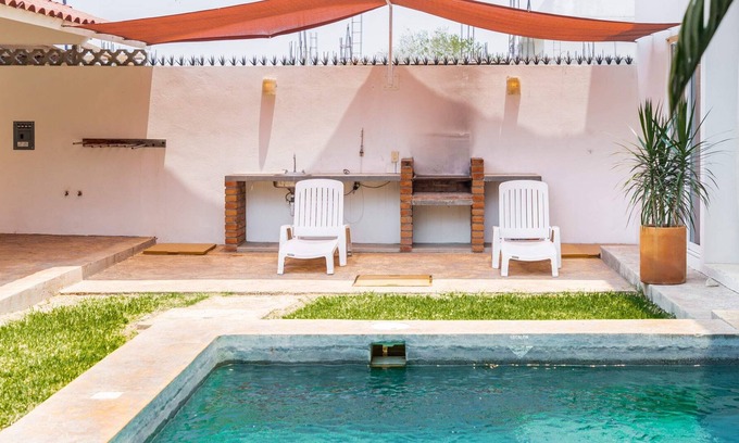 Emiliano Zapata Apartment | NEW! Tropical Garden, Pool, BBQ, Beach 660 mts