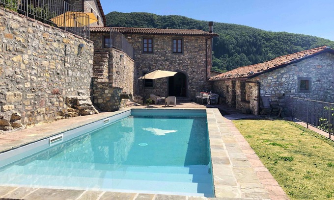 Villa Collemandina Villa | New Tuscan villa for large group, private pool, walk to restaurant