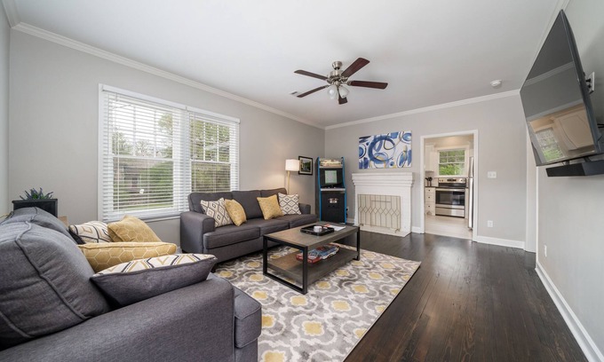 Hot Springs Cottage | NEW! UPTOWN Cottages - 2bed/1bath-new furnishings!