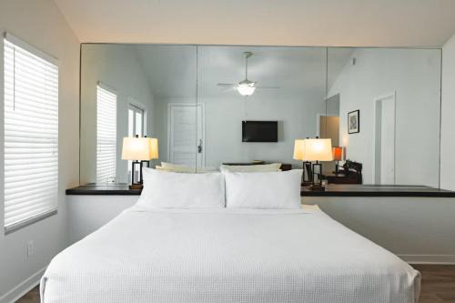 Old Town House | NEW! Villa Positano - Duval Square Condo, Pool, Hot Tub & Parking