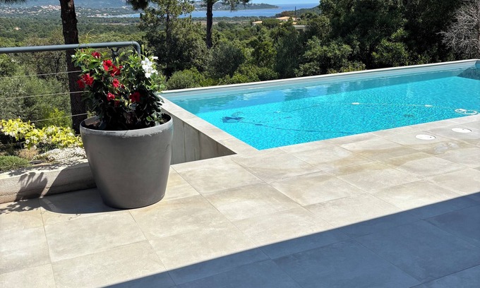 Cirendinu Villa | New villa with 4 bedrooms (4 bathrooms) for 8 people. Sea view