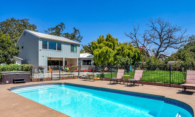 Santa Rosa House | *NEW* Wine country family-friendly getaway