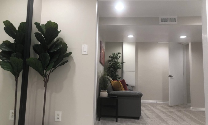 East Central Apartment | New Yalecrest Apartment near Downtown Salt Lake City