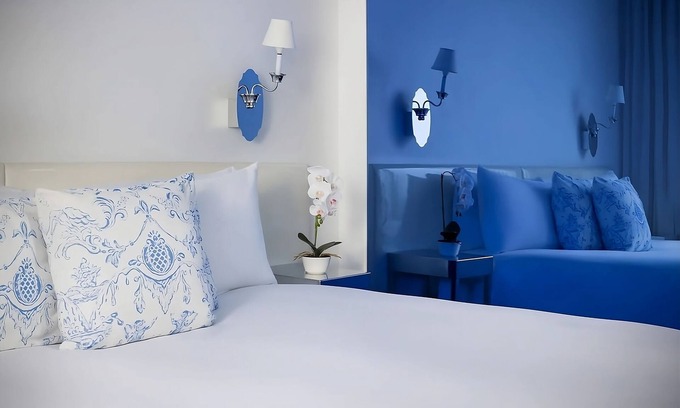SoHo Hotel | New York Botanical Garden Tour! 4 Pet-friendly Suites!