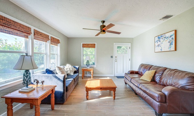 Newberry House | Newberry Home w/Deck on 10 Acres!