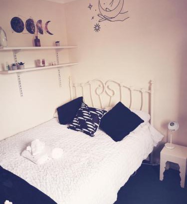Axminster Bed & Breakfast | Newbrea