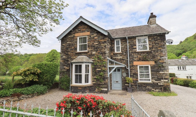 Newby Bridge House | NEWBY BRIDGE HOUSE, pet friendly, with open fire in Newby Bridge
