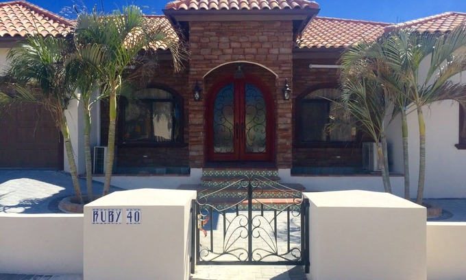 Opal House | Newer House With 4 Master Bedrooms And 5 Bath