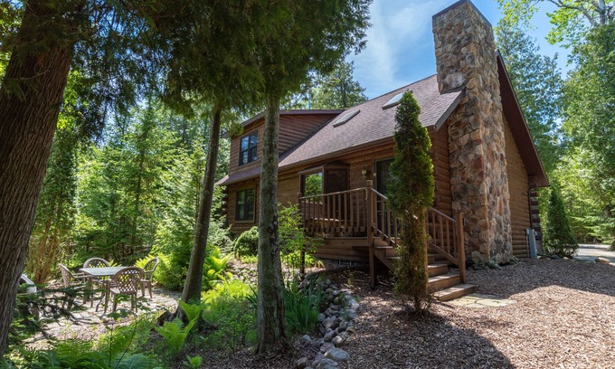Sturgeon Bay House | Newer Log Home on Clarks Lake with Dock and Boats