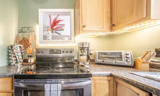 Akron House | Newest in Akron! Nautical 2b 1b