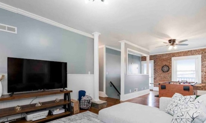 Northeast Kansas City Condo | Newest KC Unit 2 · Downtown- walk to River Market- 2 bedroom!