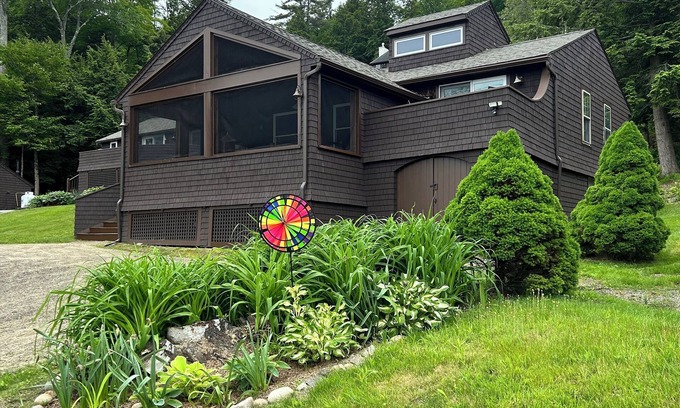 Bristol Cottage | Newfound Lake Bristol, NH Lakefront Cottage