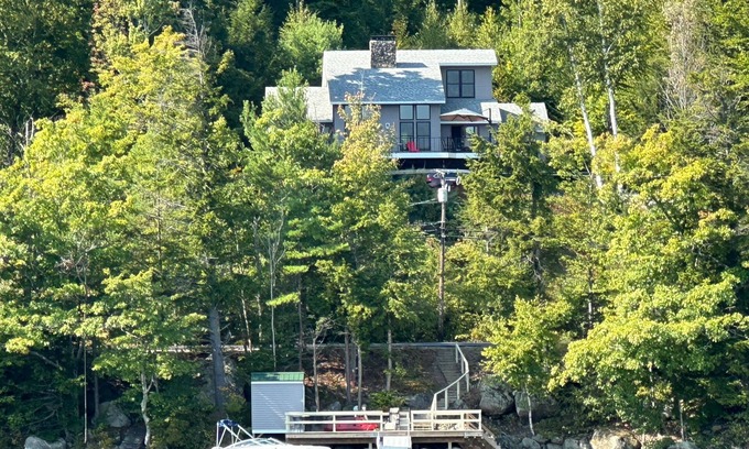Bristol House | Newfound Lakefront Retreat – 4BR Huge Deck Private Dock and Water Toys!