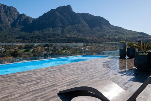 Claremont Apartment | Newlands Peak Luxury Suite