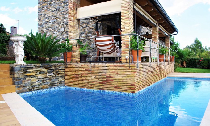 Santa Cristina de Aro House | newly built house luxury finishes 3 floors 145 meters and pool
