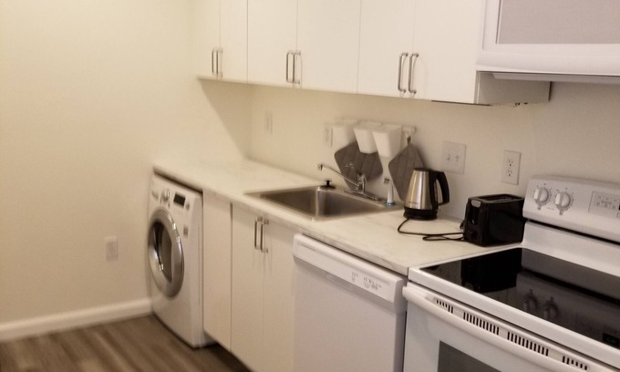Bethesda Apartment | Newly build 1 bedroom apartment near DC/Bethesda
