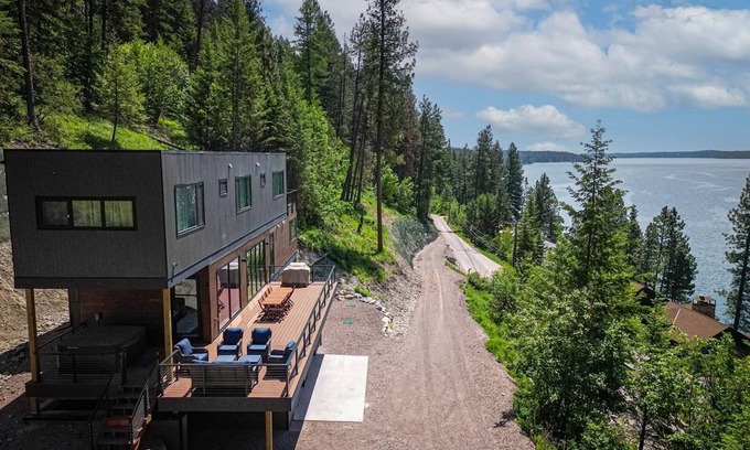 Whitefish House | Newly Built 2022 Modern Whitefish Lake Residence with Exclusive Hot Tub and