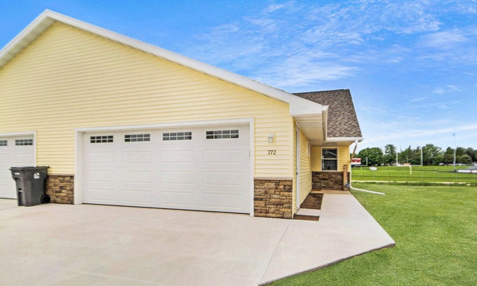 Brillion Condo | Newly Built Brillion Townhouse - Central to Appleton, Green Bay, Manitowoc, etc