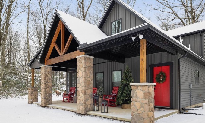Jim Thorpe Cabin | NEWLY BUILT Charming Cabin Mountain Retreat in the Pocono Mountains Jim Thorpe, PA