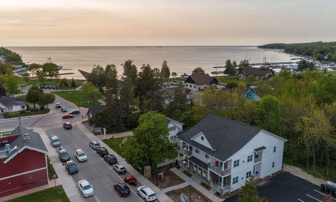 Sister Bay Condo | Newly built Excecutive Condo located in heart of Sister Bay!