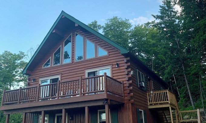 Alexandria Cabin | Newly built mountainside log cabin in Lakes Region . Newfound Lake nearby.