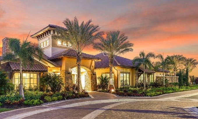 Naples Condo | Newly Built&Professionally Decorated condo. Other rental avail. vrbo.com/4085048
