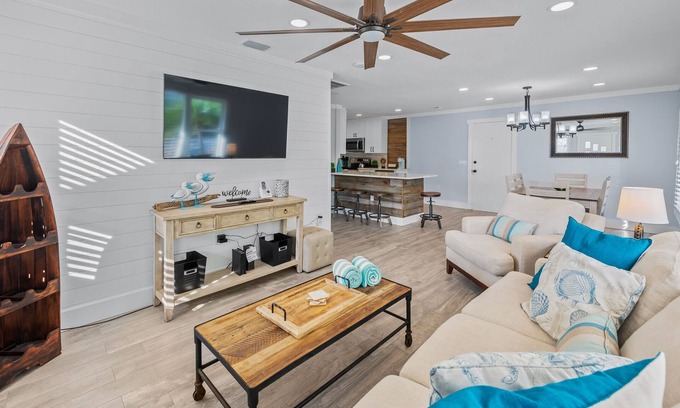 River District House | Newly refreshed in-town duplex near Bradenton attractions
