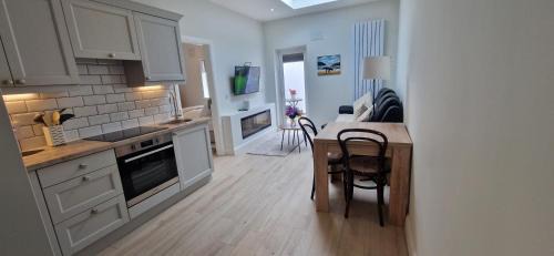 Ranelagh House | Newly Refurbed 1BD Cottage in Prime Location