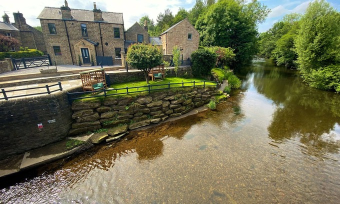Matlock House | Newly refurbished luxury 5 bed riverside house with hot tub and annexe.