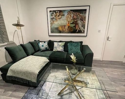 Liverpool Villa | Newly Refurbished 5 Bed House.