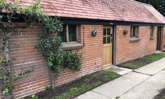 Colchester House | Newly Refurbished Cottage in the Orchard of Manor House