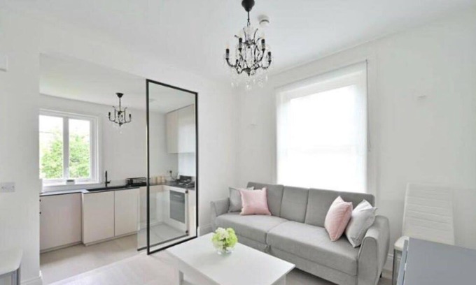 Earlsfield Apartment | Newly refurbished, stylish 3BD in Wandsworth