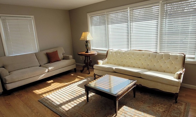 De Pere House | Newly Remodeled - 4 bedrooms Sleeps 7