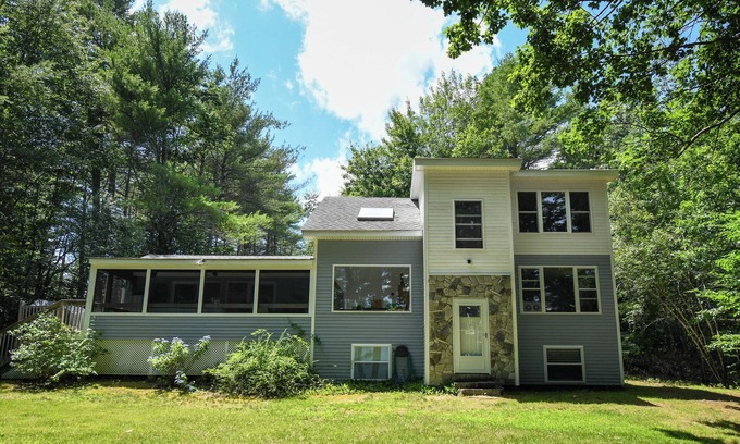 South Casco House | Newly Remodeled 5-BR Waterfront home on Sebago Lake – Spacious and Stunning!