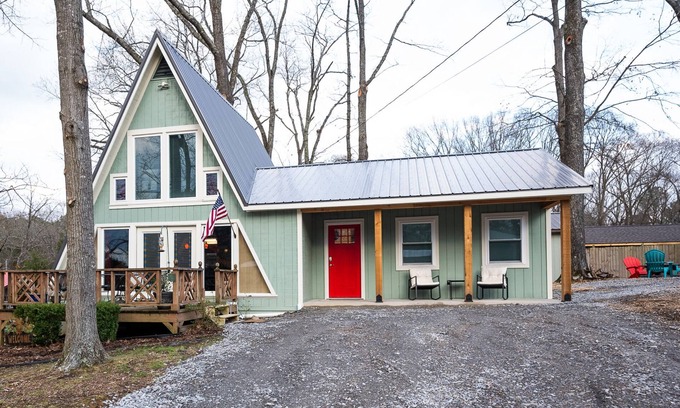 Springville House | Newly Remodeled Aframe - Pet Friendly