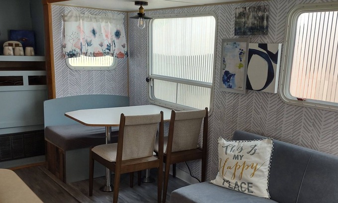 Salt Lick House | Newly remodeled and located 7 mile from Cave Runs Stony Cove Beach and boat ramp