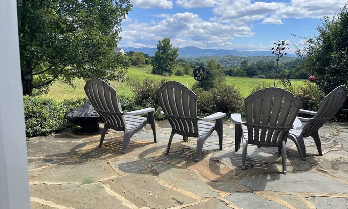 Lexington Apartment | Newly remodeled apartment, private patio with gorgeous mountain views