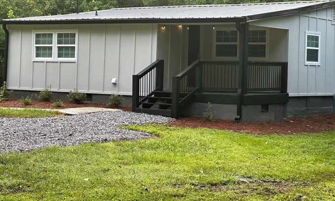Dalton House | Newly remodeled Clean and neat home away from home!