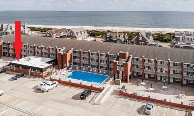 Admiral Estates Condo | Newly remodeled Condo just half a block to Cape May's beach